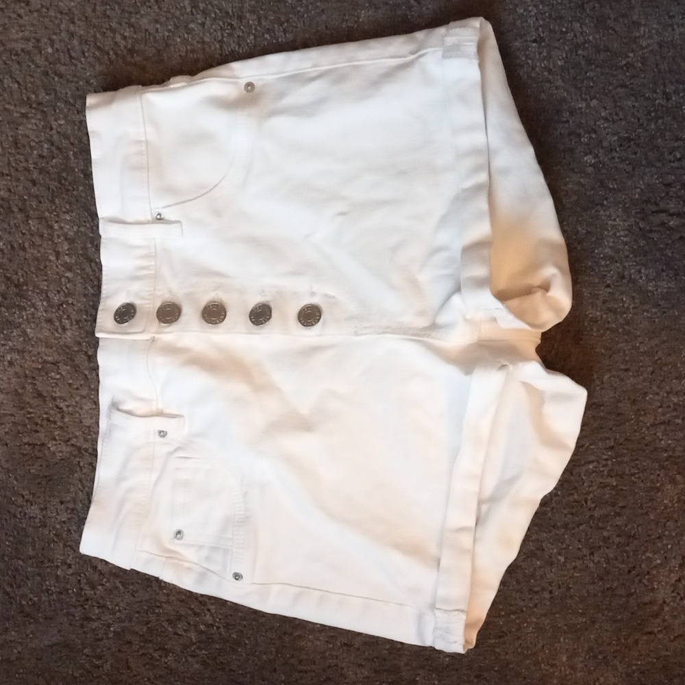 White garage short